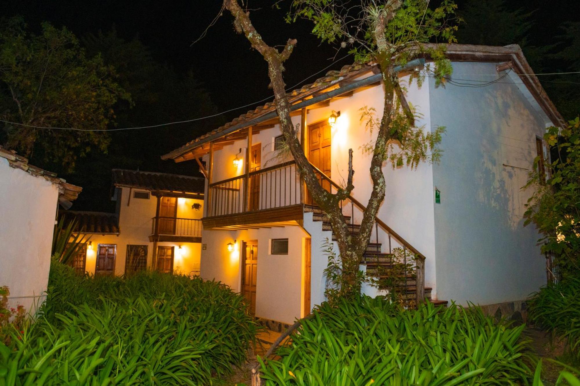 Hotel El Patio De Monterrey 와라스 외부 사진