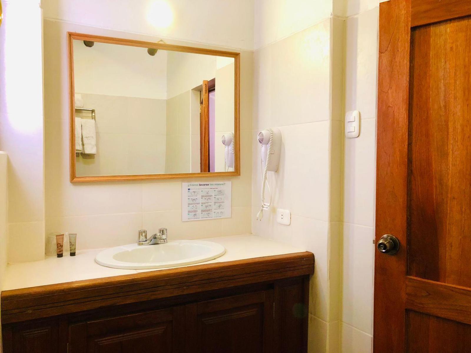 Hotel El Patio De Monterrey 와라스 외부 사진